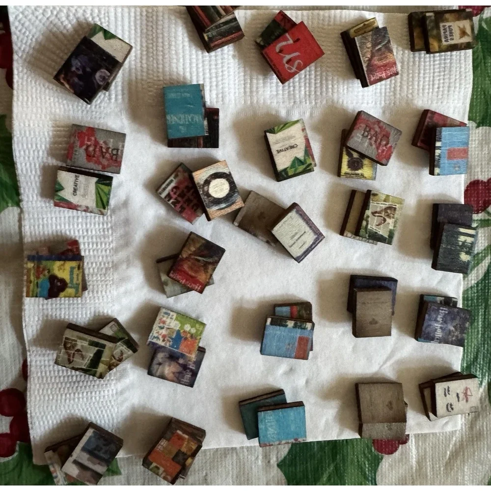 Miniature Anxiety Bookshelf Shake Away Stress‎ Relief Shadow Box Tiny Library